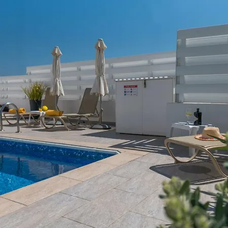 Villa Narcissos Bay View *