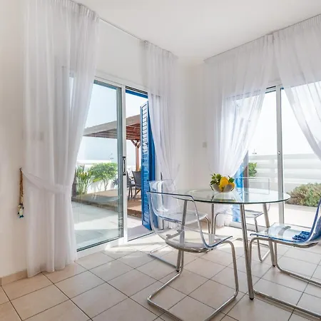 Narcissos Bay View *