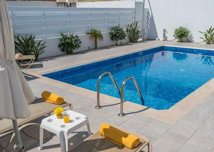 Narcissos Bay View Villa *