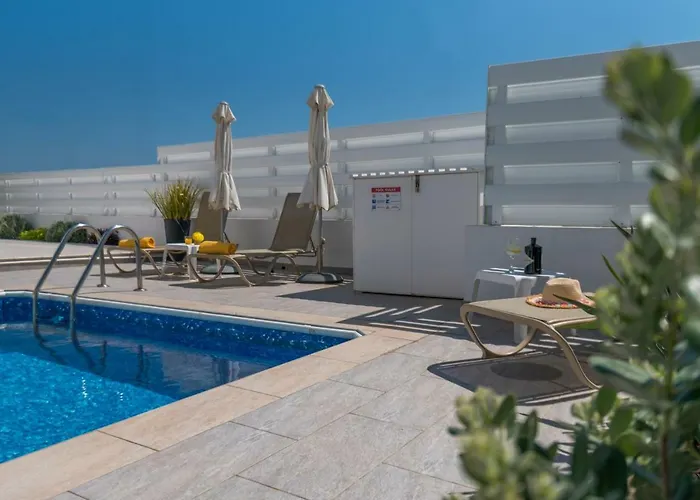 Villa Narcissos Bay View *